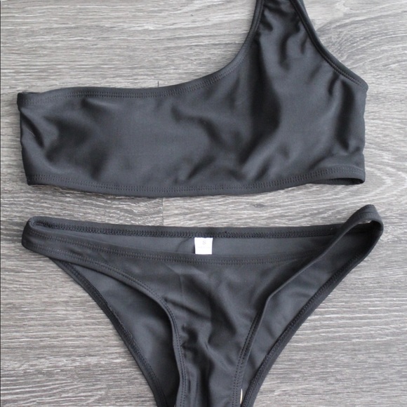 one shoulder bikini - Picture 1 of 4